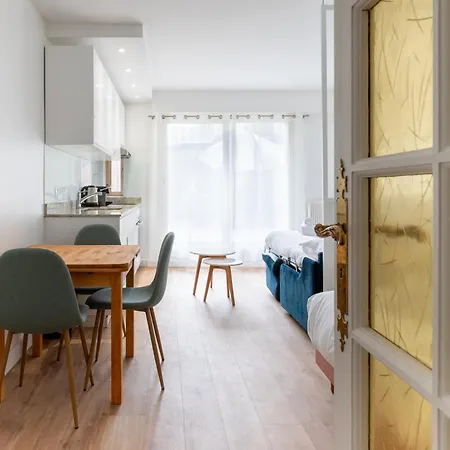 Stylish 1bd Flat With Patio Rue Des Petites Ecuries Apartment Paris